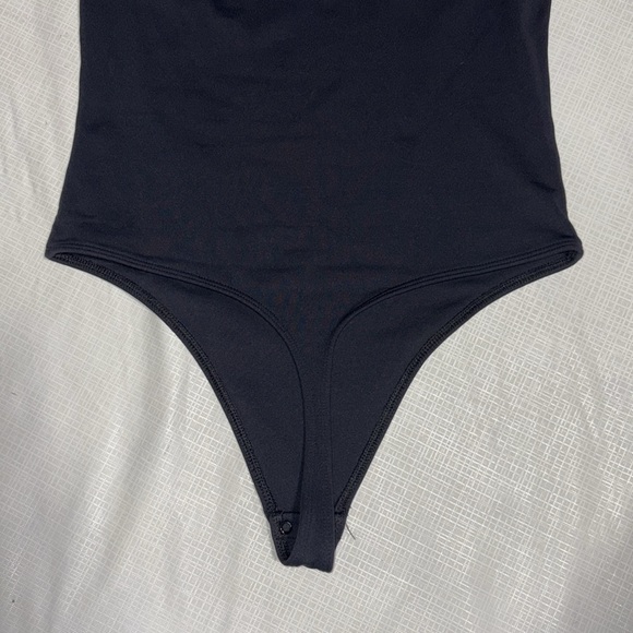 Aritzia Babaton Contour Sz M Medium ‘90s Bodysuit black NWOT leotard skinny suit - Picture 3 of 8